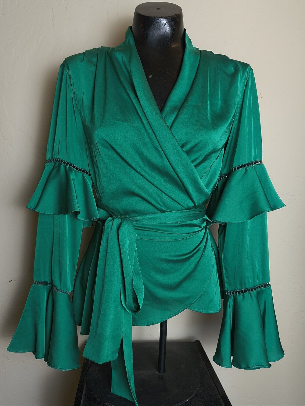 PatBo Green Silk Like Ruffle Bell Long Sleeve Collarless Wrap Blouse Shirt Sz S